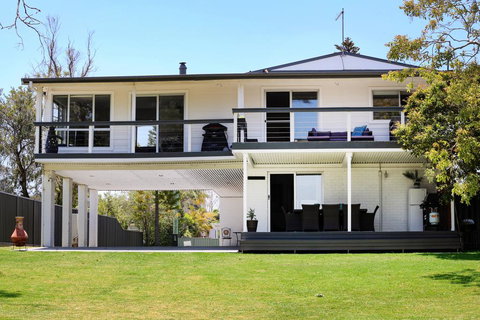 The Jetty At Culburra Beach - Pet Friendly Waterfront - Suburb Australia 0