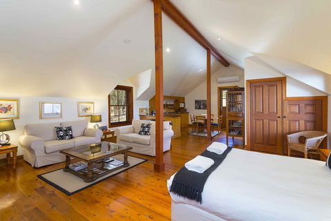 The Mews Studio - Suburb Australia 1