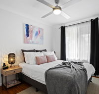 The Neo stylish central apartment with aircon courtyard and Netflix - Suburb Australia