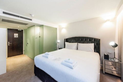 The Nest - Hollywood Style Space With Roof Terrace - Suburb Australia 2