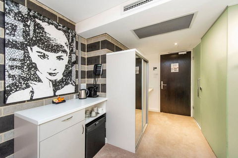 The Nest - Hollywood Style Space With Roof Terrace - Suburb Australia 3