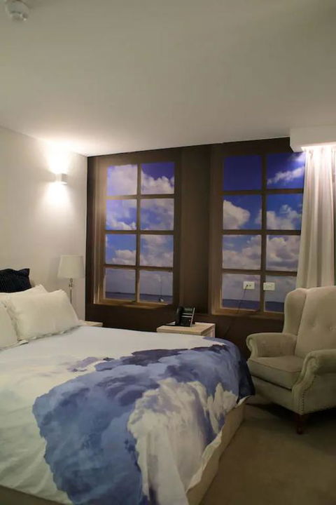 The Nest - Quirky Queen Sized Space With Roof Terrace - Suburb Australia 3