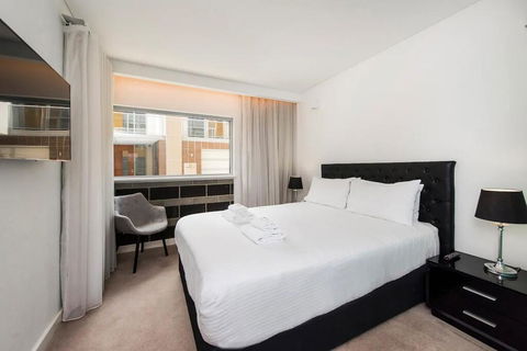 The Nest - Smart Suite On Newcastle St With Rooftop Views - Suburb Australia 0