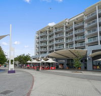 The Oaks Waterfront Resort Unit 414 - Suburb Australia