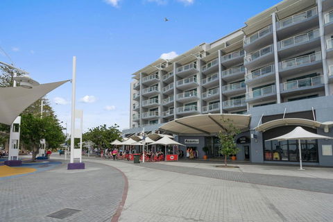 The Oaks Waterfront Resort, Unit 502 - Suburb Australia 2