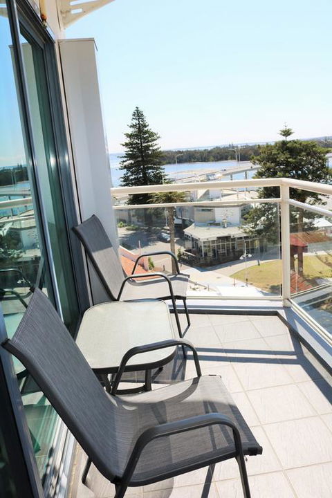 The Oaks Waterfront Resort, Unit 502 - Suburb Australia 3