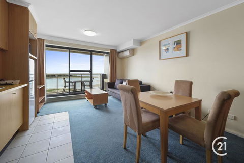 The Oaks Waterfront Resort, Unit 511 - Suburb Australia 2