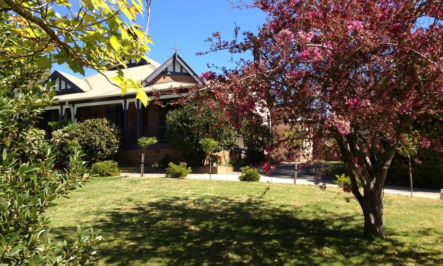 Accommodation Moss Vale NSW Suburb Australia