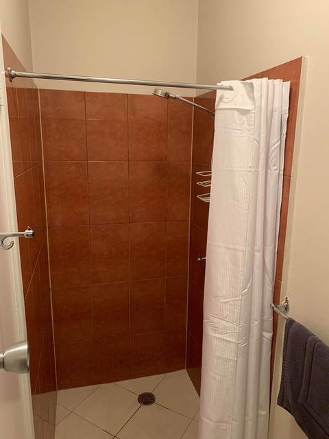 The Royal Motel - Suburb Australia 2