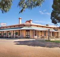 The Standpipe Golf Motor Inn - Suburb Australia