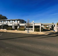 The Town House Motor Inn - Suburb Australia