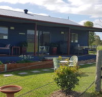 The Wattle Lodge - Suburb Australia