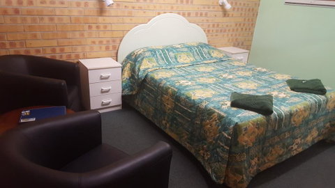 Tiaro Motor Inn - Suburb Australia 1