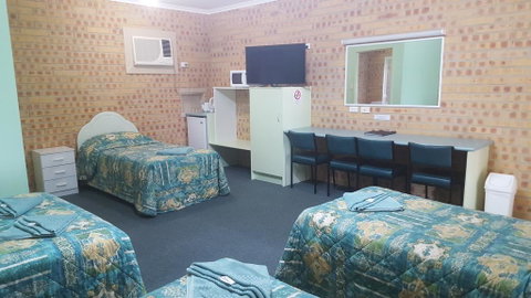 Tiaro Motor Inn - Suburb Australia 3