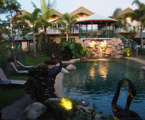 Tinaroo Lake Resort - Suburb Australia 0