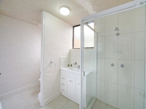 Tindarra Apartments - Suburb Australia 3
