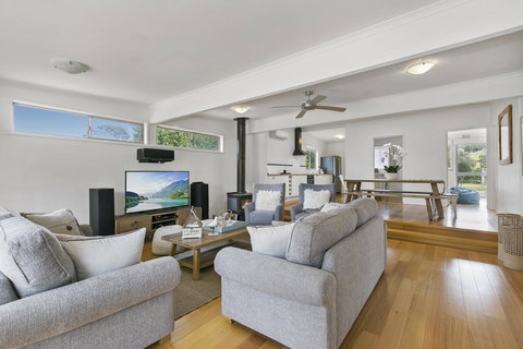 To The Beach - Suburb Australia 0