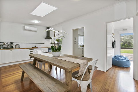 To The Beach - Suburb Australia 1