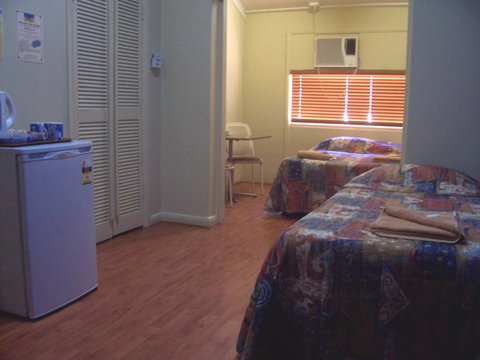 Todd Tavern - Suburb Australia 3