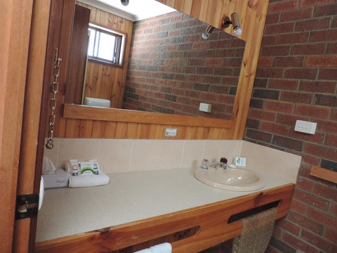 Tooleybuc Country Roads Motor Inn - Suburb Australia 1