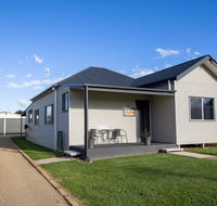 Topaz Cottage - Suburb Australia