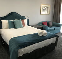 Town  Country Motor Inn - Suburb Australia