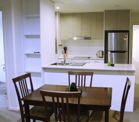 Tranquil, Relaxing Forrest Style Apartment - Braddon CBD - Suburb Australia 1