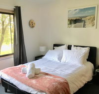 Tree of Love Farm Stay - Suburb Australia