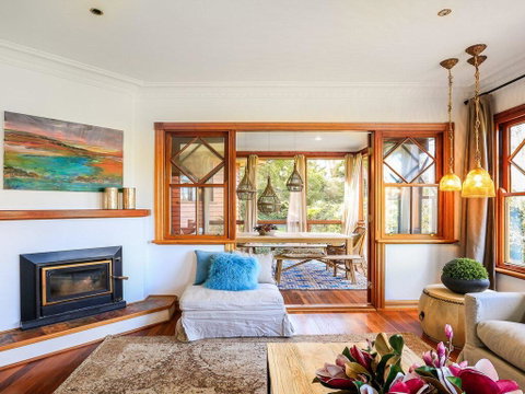 Treetops - Elegant, Inviting, Designer, Cedar Home - Suburb Australia 0