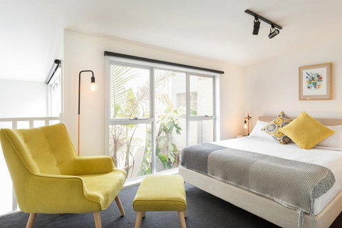 Trendy Loft Near Smith St. With Cosy Courtyard And Parking - Suburb Australia 2