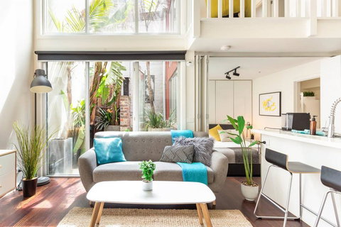 Trendy Loft Near Smith St. With Cosy Courtyard And Parking - Suburb Australia 0