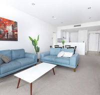 Trendy Self Contained Inner City Apartment - Suburb Australia