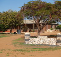 Tropical Farm Stay - Suburb Australia