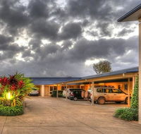 Tropixx Motel  Restaurant - Suburb Australia