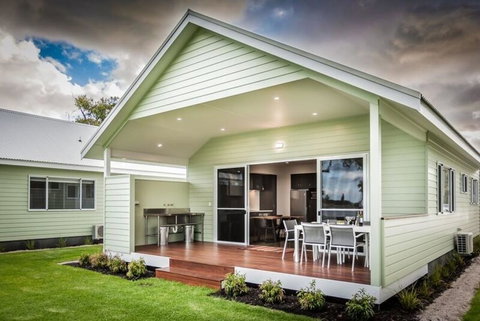 Turner Caravan Park - Suburb Australia 1