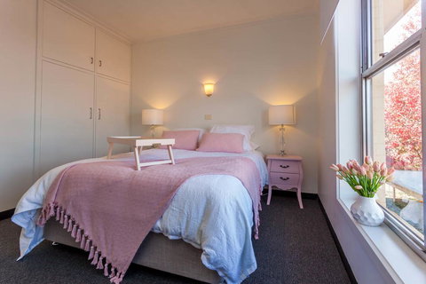Twelve Errard - Suburb Australia 1