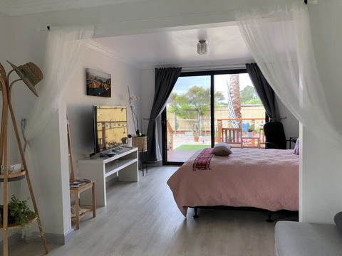 Unique Quiet Bungalow Little Bali Geelong - Suburb Australia 1