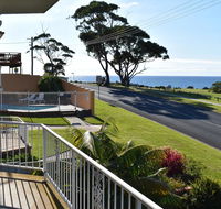 Unit 2 Ballingalla Apartments - Suburb Australia