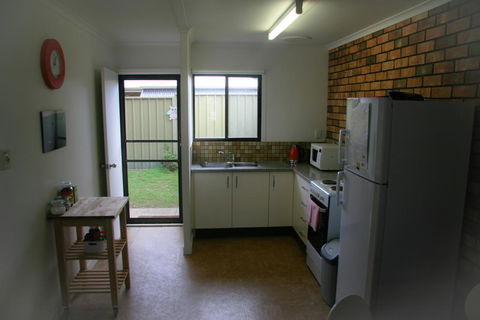 Unit1, Graydon Lodge - Suburb Australia 2