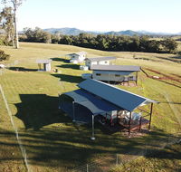 Valley Cabins By The Creek - Suburb Australia