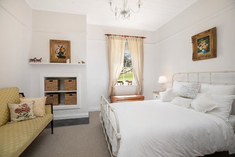 Victoria Cottage - Suburb Australia 1