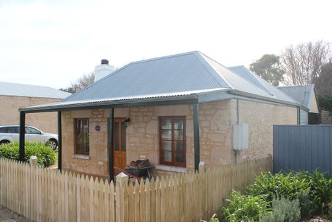 Victoria Cottage - Suburb Australia 3