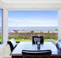 Victor Harbor Beachfront Bliss  WiFi - Suburb Australia