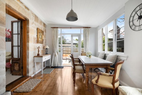 Victoria Cottage - Suburb Australia 2