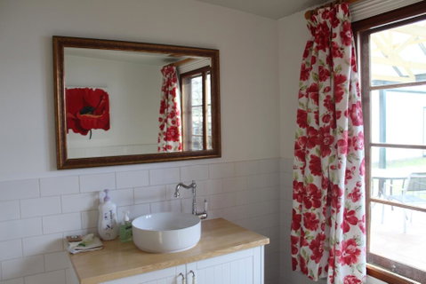 Victoria Cottage - Suburb Australia 2