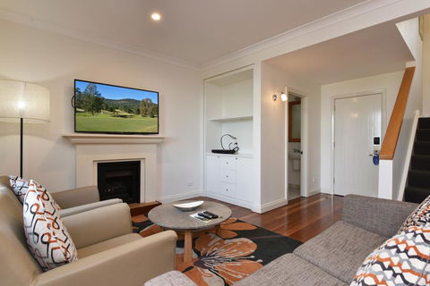 Villa 2br Grange Resort Condo Located Within Cypress Lakes Resort (nothing Is More Central) - Suburb Australia 2