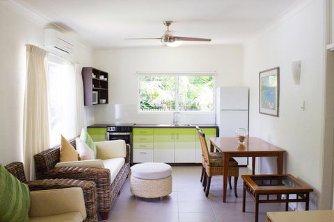 Villa Marine Holiday Apartments Cairns - Suburb Australia 2