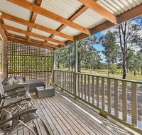 Wallaby Cottage - cute Accom in bushland setting - Suburb Australia