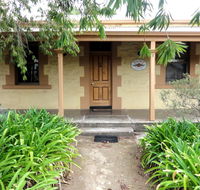 Walnut Cottage - Suburb Australia