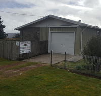 Waratah Falls Holiday Unit - Suburb Australia